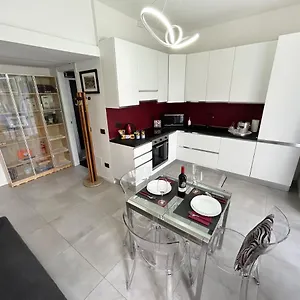 Elegance And Tranquility At 10min From The Centre! Milano